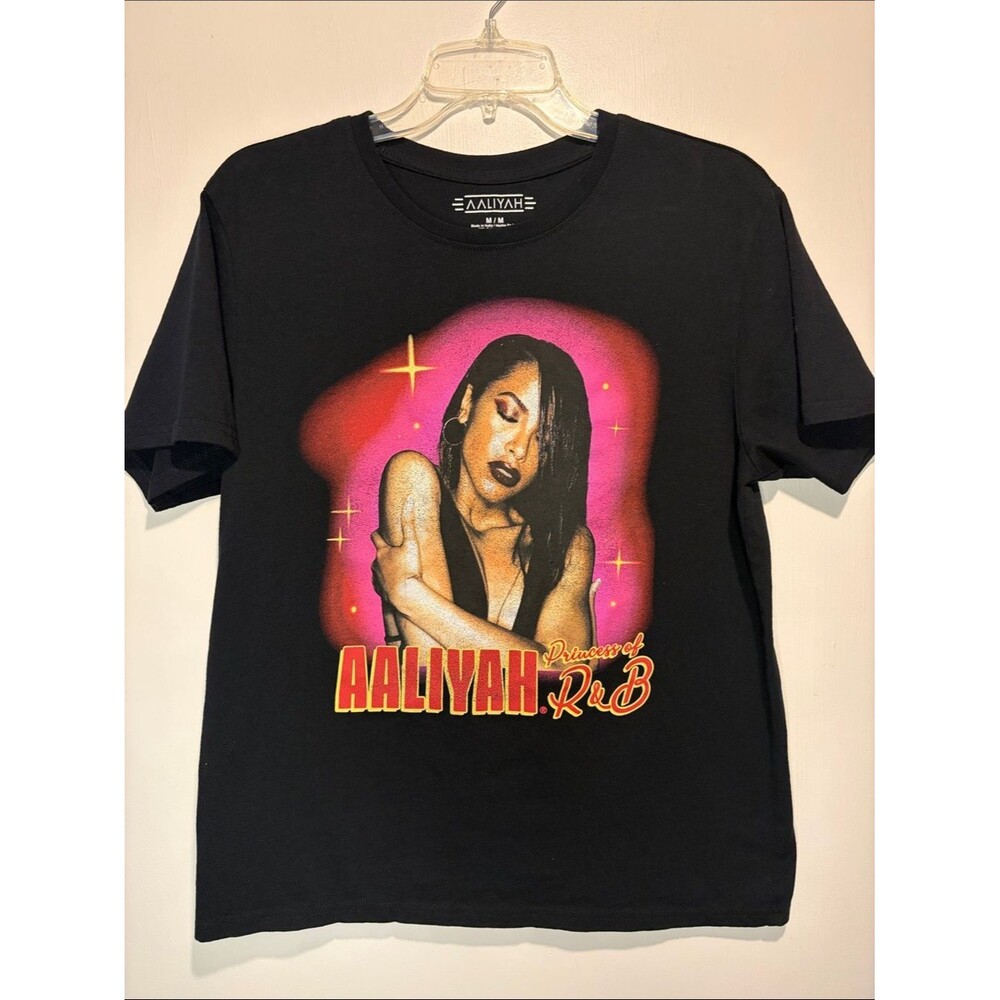 Aaliyah Princess of R&B T-Shirt Black Short Sleeve Front Photo Graphic Size M